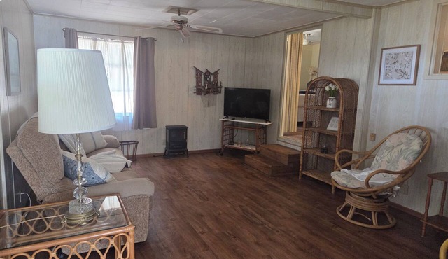 Cozy Duplex Retreat 2 Private 1BR/1BA Suites