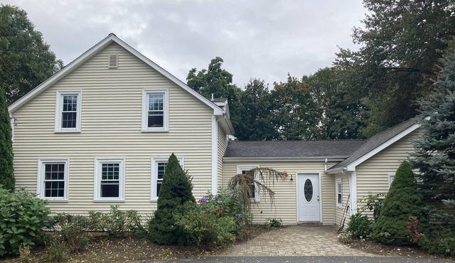 Cozy Historical Home Close to Downtown East Greenwich