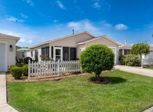Cozy home, Between Lake Sumter & Brownwood!