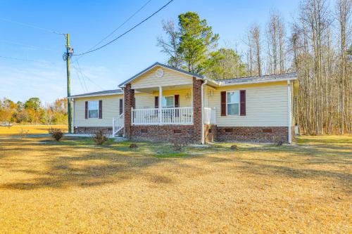 Cozy New Bern Getaway < 2 Mi to Trent River!
