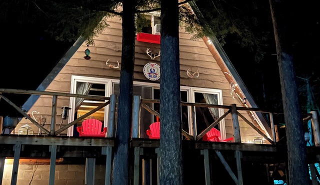 Cozy,secluded waterfront lodge nestled in the Adirondack Mountains. Pet friendly
