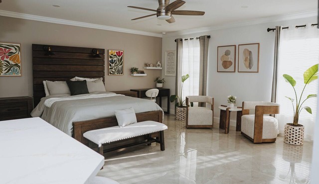 Cozy Studio, Private Entrance with Terrace, Wi-Fi, A/C