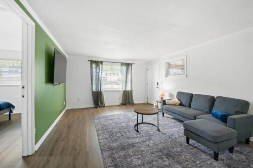 cozy three bedroom home in orange park