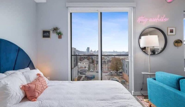 CozySuites Lavish SDO, Lawrenceville