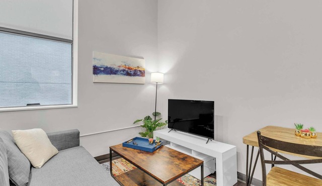 CozySuites Modern 1BR in Downtown Pitts #19