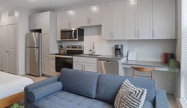 CozySuites | Roomy SDO, Lawrenceville