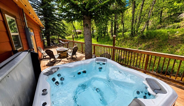 Creekside Grizzly Lodge Retreat with Hot Tub, King Bed, & Sleeps-8