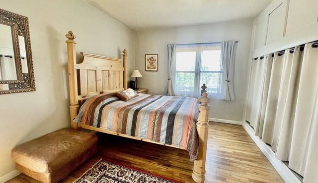 Crestone Mountain Gem Hideaway