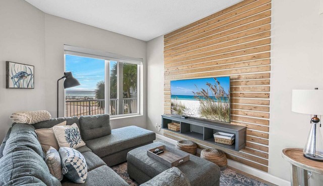 Crystal View 203 3 bedroom/ 3 bath unit Beach service great view SO MUCH SPACE