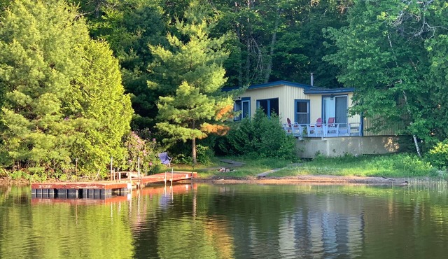 Cute cabin on Donnell Pond near Bar Harbor and Acadia