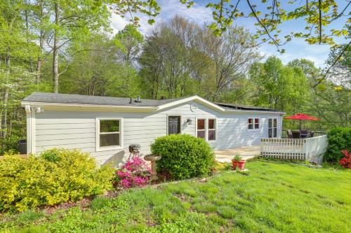 Deck & Views! Secluded Retreat 12 Mi to Asheville