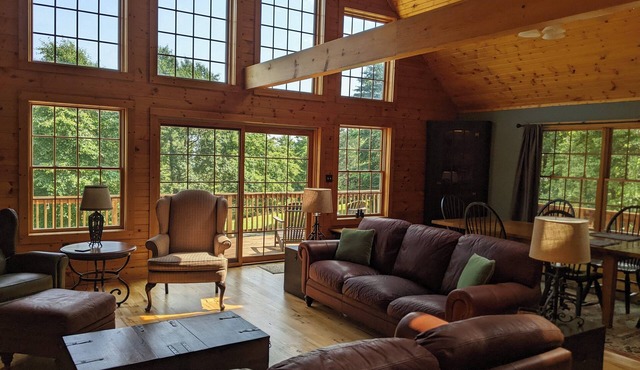 Deer Run Lodge - hike, swim, relax, explore!