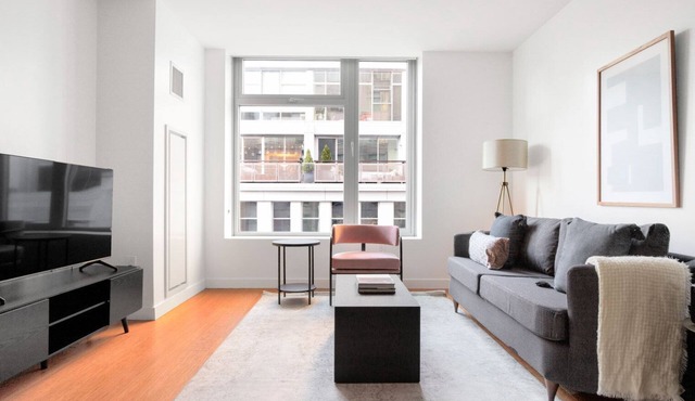 Deluxe Downtown 1BR w/Gym & W/D, near South Station, by Blueground
