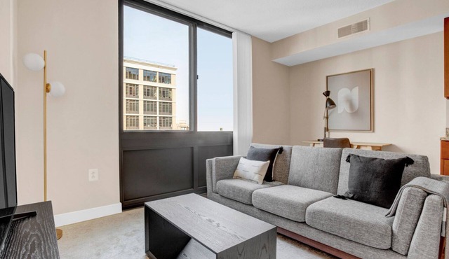 Deluxe Mount Vernon 1BR w/W/D, Gym & Pool, near Chinatown, by Blueground