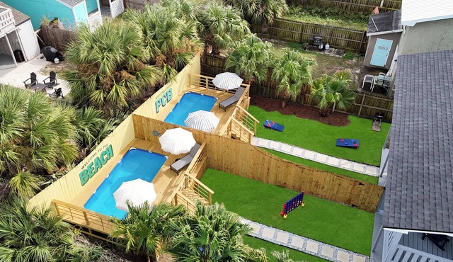 Disco Dolphin Compound/TWO PCB Private Retreats/Pool + Games + Walk to Beach