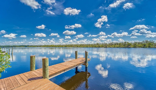 Dockside Oasis, Private Entrance & Balcony