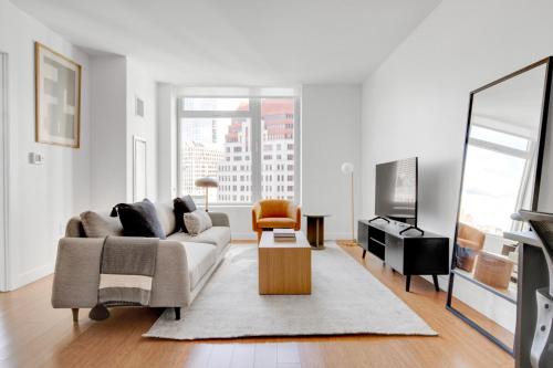 Downtown 1BR w Gym WD nr S Station BOS-619