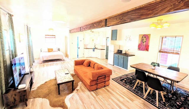 Downtown Hagerman Studio + Game Room 10 Min to Hot Springs & River