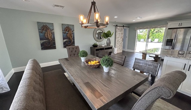 Dream Vacation! Private pool. Short drive to baseball, beach & airport