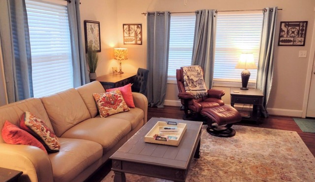 Duke and UNC at your Doorstep, 3 bed 1 bath that fits 5