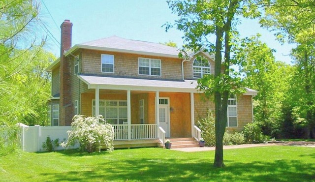 East Hampton in Private Bay Beach Community! Pool, HotTub, Pirate Ship and More!