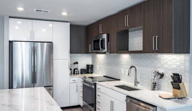 Easy Access to I-270| Close to Bethesda Central Farm Market |by GLS