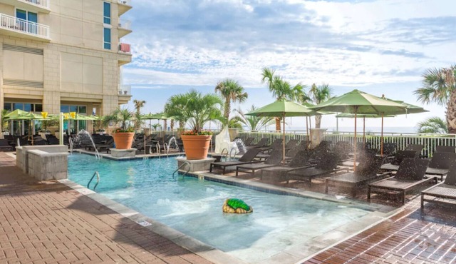 Elegant 4-Room Coastal Retreat – Fun, Comfort & Beach Access
