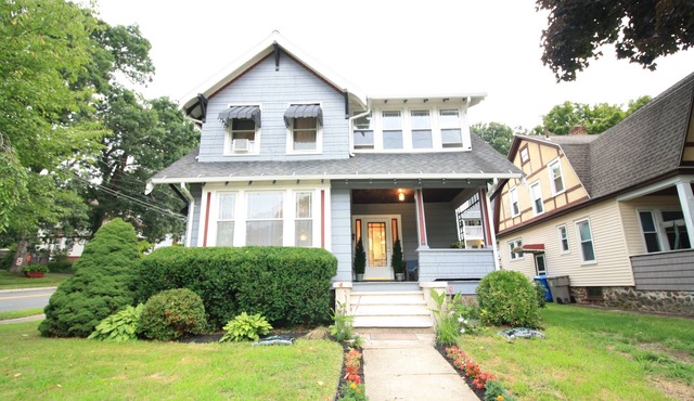Elegant Historic Escape in Bristol CT with WiFi near Hospital and Shopping