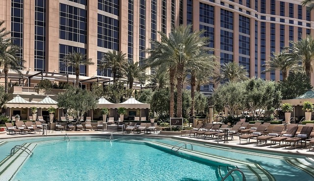 Elegant Vegas Stay! 2 City View Suites at Palazzo w/Pool Oasis! Near Shopping!