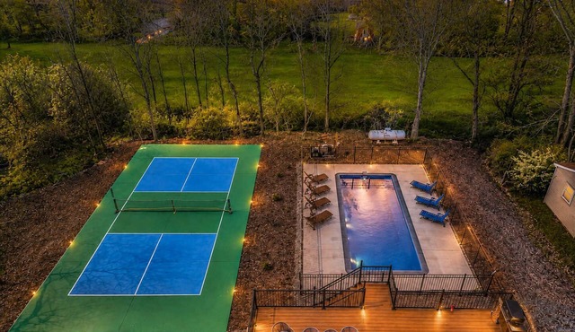 ELK COVE - Modern Pocono Cabin - Pool - Pickleball