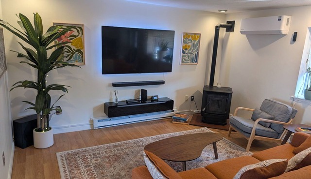 Enjoyable 2-bedroom condo with AC in charming Boston