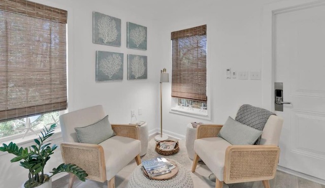 Escape to Heart of Grayton Beach in Cozy Cottage