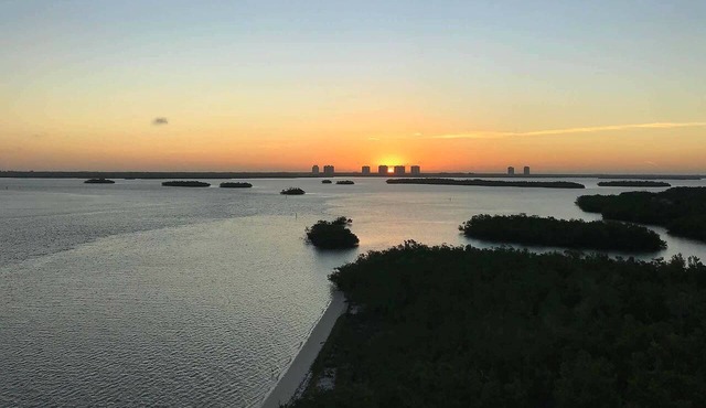 ESTERO BAY SUNRISE VIEWS | REMODELED 10TH FLOOR, EXTENDED BALCONY | KING BED | LOVERS KEY RESORT