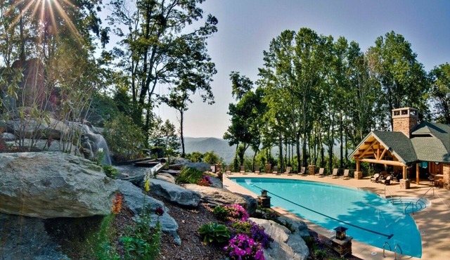 Evergreens 722- Mountain Condo, Gated Resort, Indoor/Outdoor Pools and Hot Tub, Fitness Area, Fis.