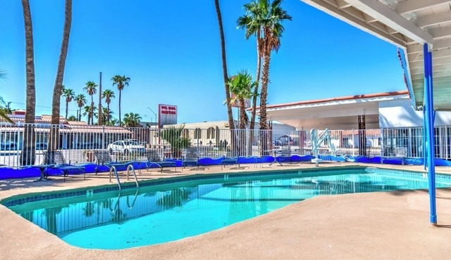 Executive Suite Stay | Near Historic Downtown Yuma | Gym & Outdoor Pool