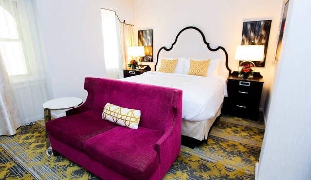 Experience Premium Comfort Near Dupont Circle in Junior Suite Room w/King Bed