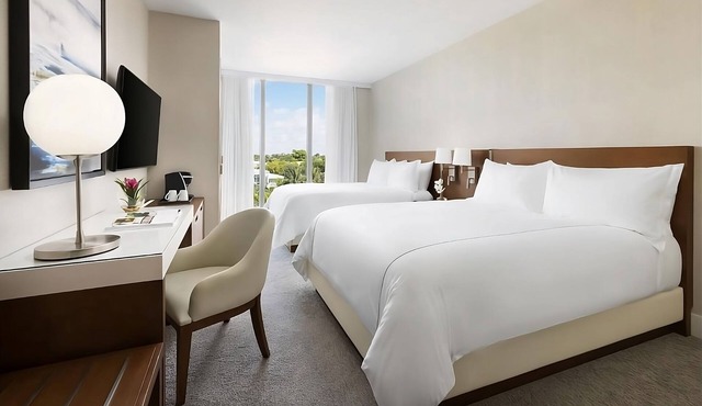 Explore Bay Harbor! Close to Sunny Isles Beach & Pool! Pool, Parking On-Site!