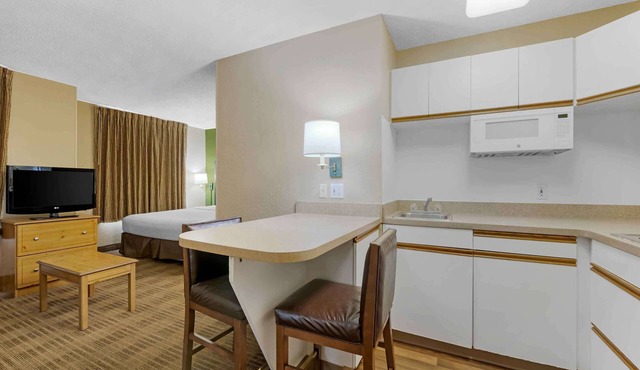 Extended Stay America Select Suites Orlando Southpark