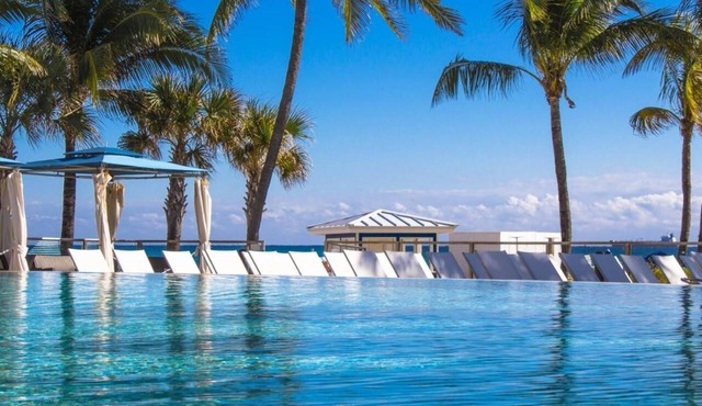 Famaily Friendly Getaway | 4 Stylish Units | Outdoor Pool | Beach Access
