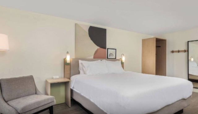 Family-friendly Stay Near Beach Access, Coligny Plaza & Outdoor Adventures
