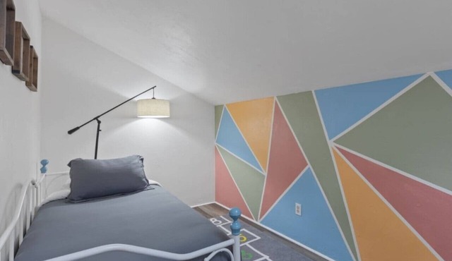 Family Friendly Condo w/Dart Board+Games