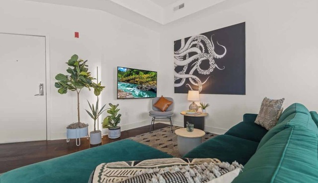 MAJOR INTERNATIONAL SPORTING EVENT Foodie Central King Beds - Balcony - Gym