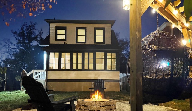 Fire Pit, Sunroom, Hanging Chair, 10mi to city