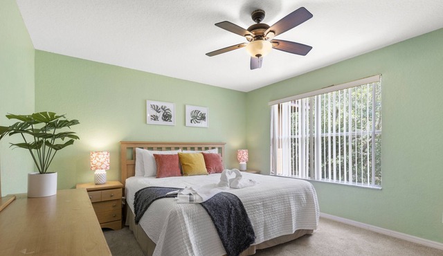 Five - star vacation home at a three - star price only 15 miles from Disney!