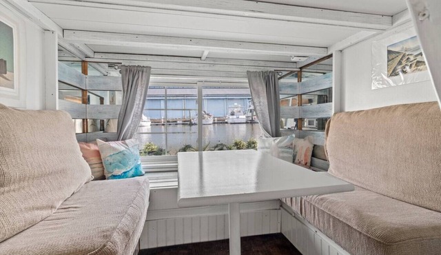 Floating Studio on the Water, Penns Landing