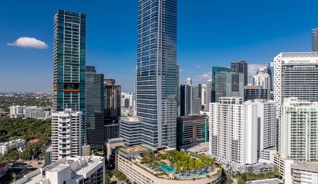 Four Seasons Brickell 2br/34th Floor Skyline Views/book with confidence.
