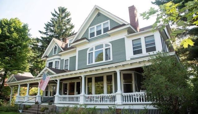 Franklin Manor Bed & Breakfast