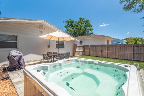 Fully Fenced With Hot tub near Siesta Key Bridge