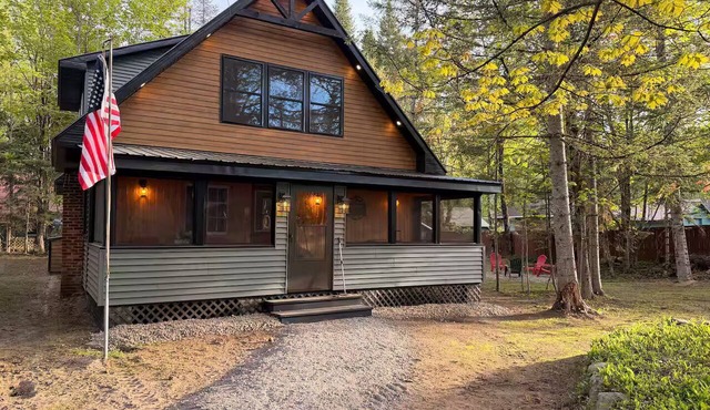 Fully Renovated in 2026! 4 Bedroom 3 Bath Cabin w/Beach Rights down the Street!