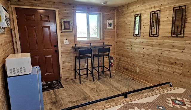 Glamping Cabin with King Bed in Escalante, Utah, Perfect for a Trip to the Devil's Garden